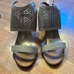 Nicole size 8.5 wedge sandal